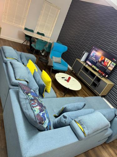 Lake Homes Apartment