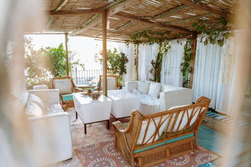 Sea view apartament with private garden