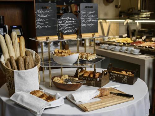 Jídlo v hotelu nebo okolí