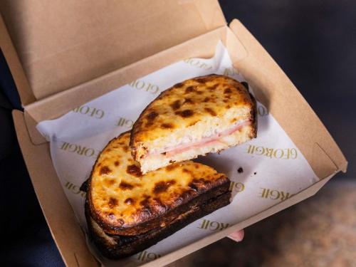 Jídlo v aparthotelu nebo okolí