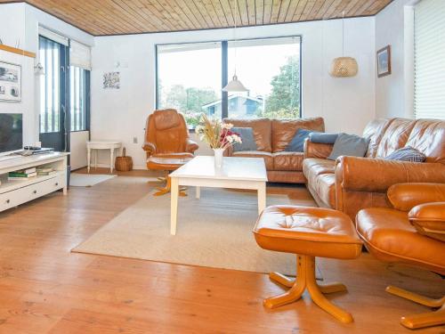 Posezení v ubytování 8 person holiday home in Struer-By Traum
