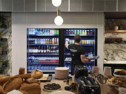 Nápoje v ubytování Tribe Perth Kings Park