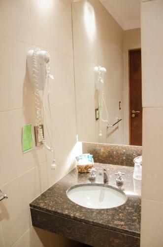 Ένα μπάνιο στο Altos de Guemes Hotel