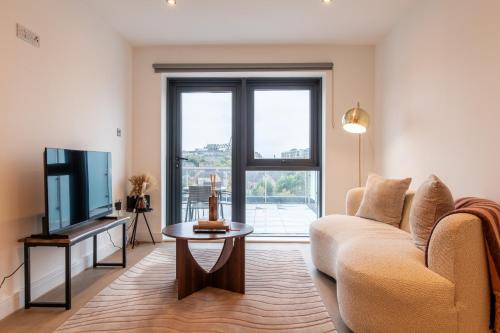 Foto Modern City Centre Flat with Terrace, Parking & Long Stay Friendly 1