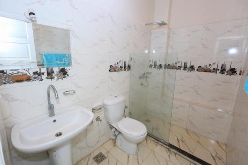 Ένα μπάνιο στο Tohamy house