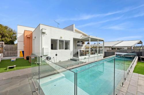 Beach Road Pool Escape