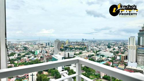 Nespecifikovaný výhled na destinaci Cebu City nebo výhled na město při pohledu z aparthotelu