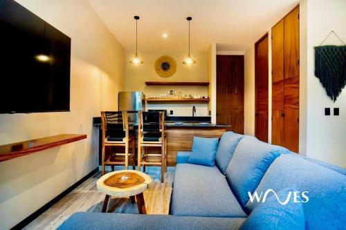 Una cocina o kitchenette en Natural Lighted Boho Chic Studio with Private Pool by Waves