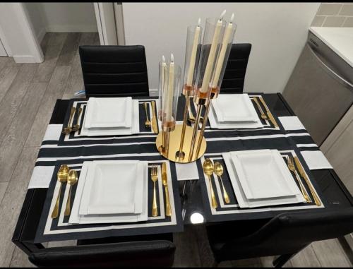 Imagen de la galería de Luxury Haven by Kc & Flo, en Calgary