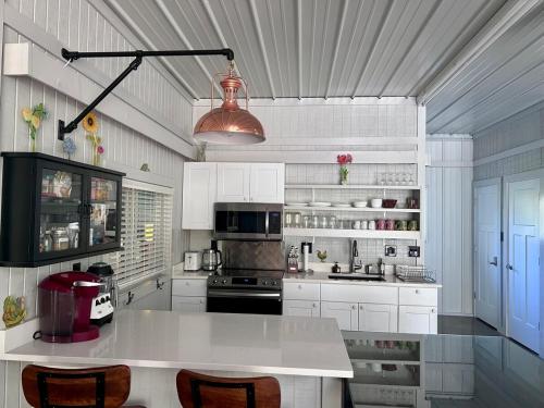 Η κουζίνα ή μικρή κουζίνα στο RelaxStation- AVL