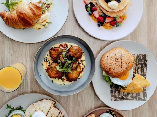 Jídlo v hotelu nebo okolí