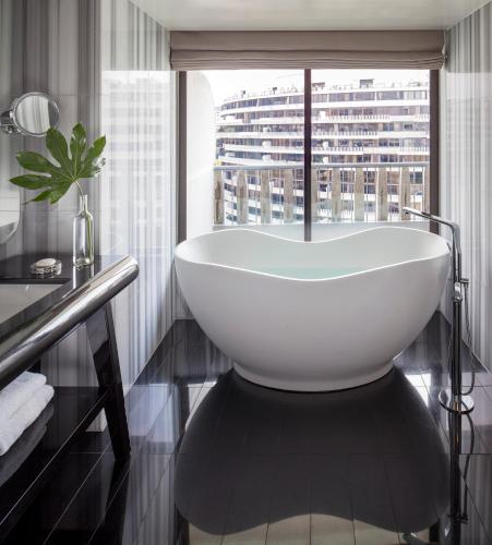 The Watergate Hotel Georgetown Image