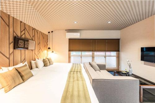Bijou Suites Serenity
