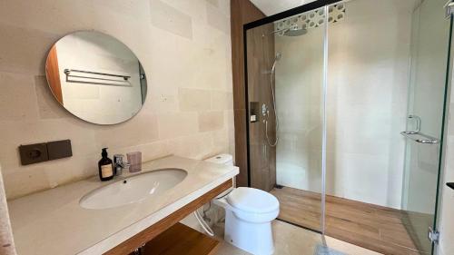 Koupelna v ubytování Villa Alba Uno Heated Pool Lembang Bandung