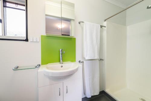 Koupelna v ubytování Jolly Swagman Acccommodation Park