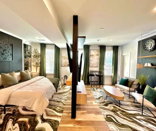 Χώρος καθιστικού στο Free Parking at Luxury Buckhead Hideaway