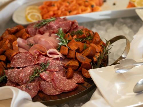 Φαγητό σε αυτό το ξενοδοχείο ή κάπου εκεί κοντά