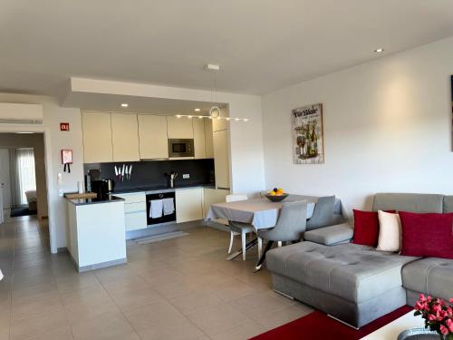 Gabbiana apartment terrace BBQ and pool