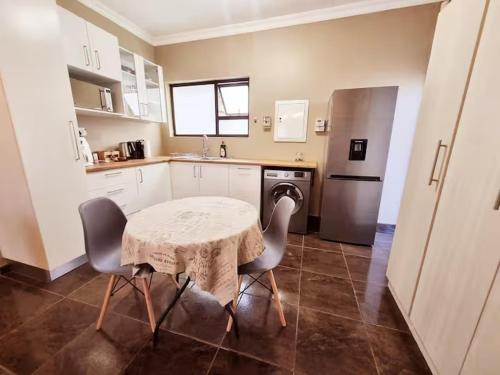 Dapur atau dapur kecil di Modern Flat