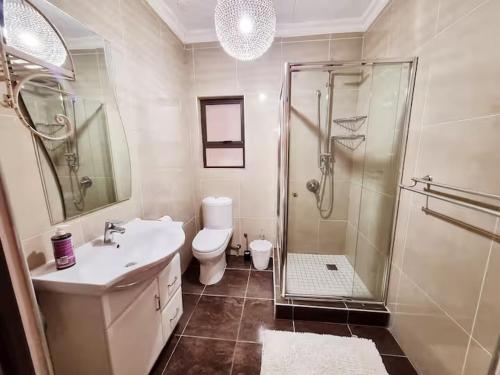Kamar mandi di Modern Flat