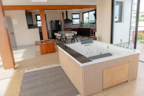 Φωτογραφία από το άλμπουμ του Villa M σε Λιμπρεβίλ