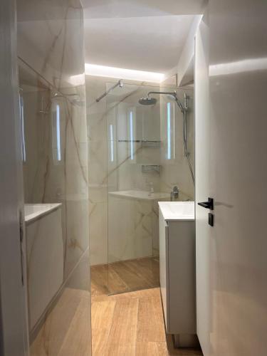 Koupelna v ubytování Sweet Luxury 2BR Nicosia City