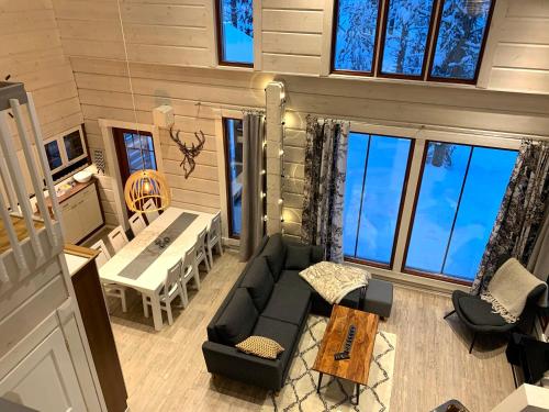 Χώρος καθιστικού στο Levinkruunu B Visit Levi