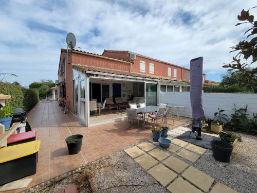 Belle maison spacieuse et traversante, climatisée, Wifi, vue réserve, 6-8 couchages à PORTIRAGNES PLAGE LRCS91