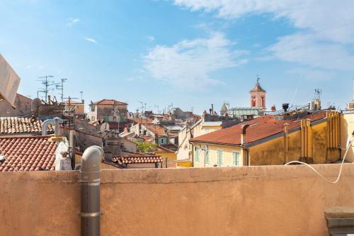 #36 Staywizus - Bright Eagle Nest Old town 5 mins from sea AC Wifi