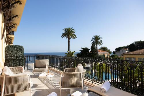 Hotel Royal-Rivieraにあるバルコニーまたはテラス