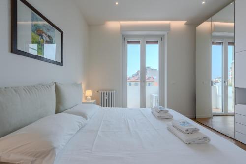 EasyTopStay - Naviglio White Bliss