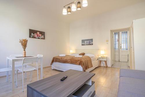 Sweet 1BR Apt, Smart TV & Fully Equipped, for Longstays