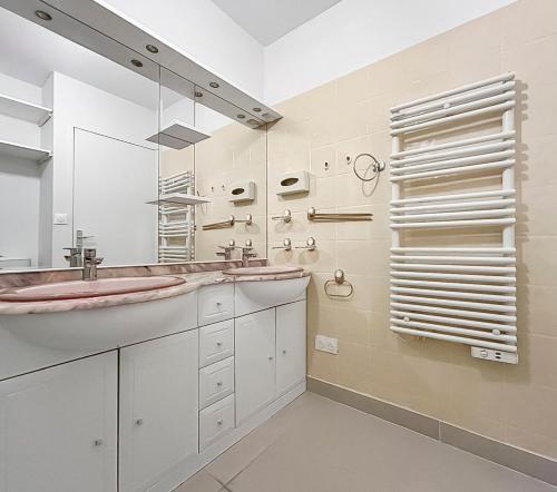 Koupelna v ubytování Évasion douce en centre-ville de St-Raphaël