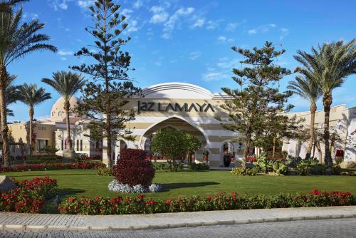 JAZ Lamaya Resort — Property building