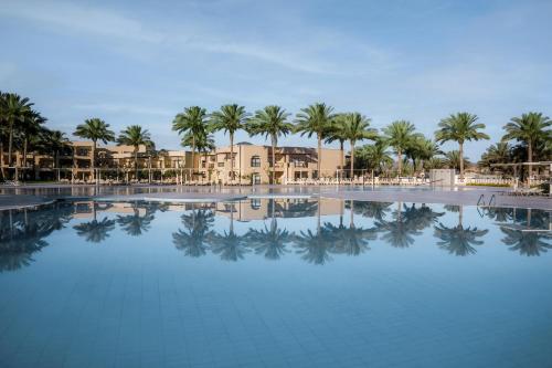 JAZ Lamaya Resort — Swimming pool