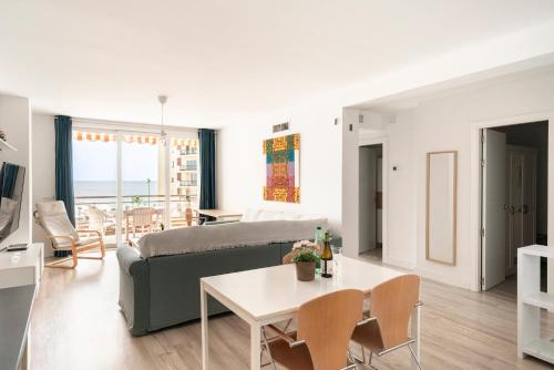AA Guest - Sunshine Front Sea Views Eco Apartment