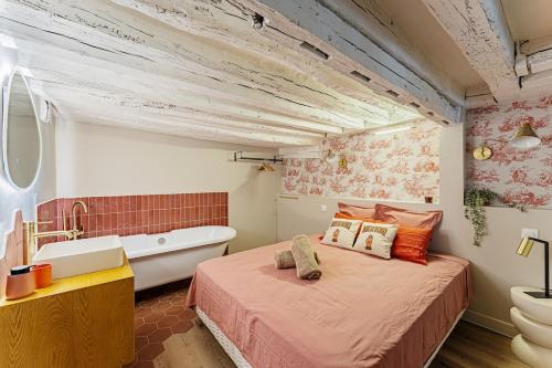 2BR apartment next to Notre Dame de Paris
