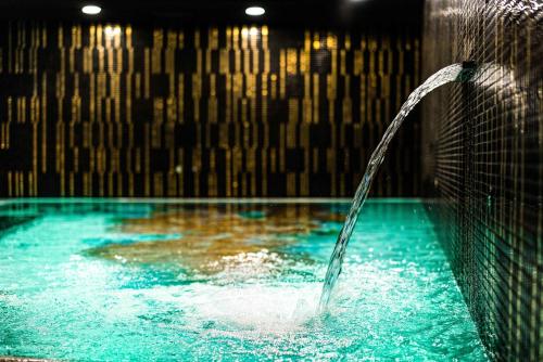 Hotel Ferreus Modern Art Deco — Pool view