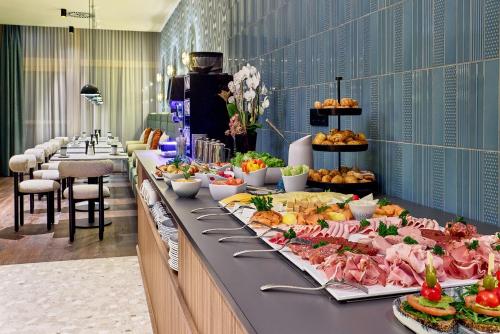 Jídlo v hotelu nebo okolí