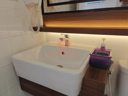 Ένα μπάνιο στο Cozy Intermark BSD Studio Apt Pool & Gym