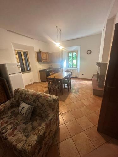 Η κουζίνα ή μικρή κουζίνα στο Casetta Pierluigi