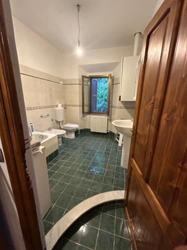 Ένα μπάνιο στο Casetta Pierluigi