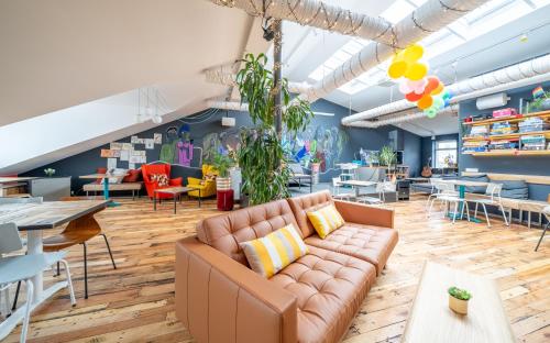 Zona d'estar a Loft - HI Eco Hostel