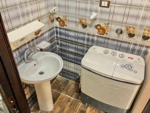 Koupelna v ubytování فندق هرم سيوة - Siwa Pyramid Hotel