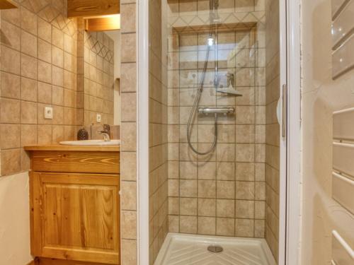 Koupelna v ubytování Appartement cosy, terrasse, parking, proche pistes - FR-1-505-233