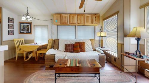 Posezení v ubytování #244 Tiger Run