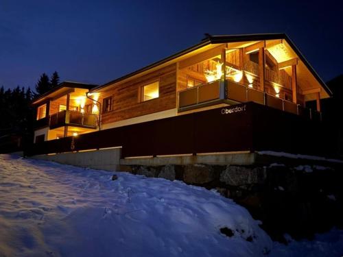 Natururlaub im Premium Lärchenchalet Naturjuwels Weissensee, by FeWo-Plan