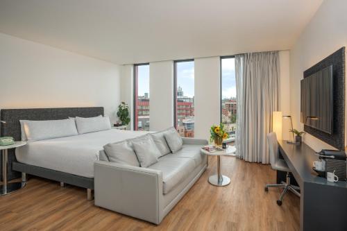 Postel nebo postele na pokoji v ubytování INNSiDE by Meliá Manchester