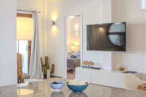Villa Achaman - Peace, Sea Views and Heated pool