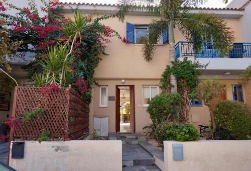 Κήπος έξω από το House C13 Ilios 2 Complex